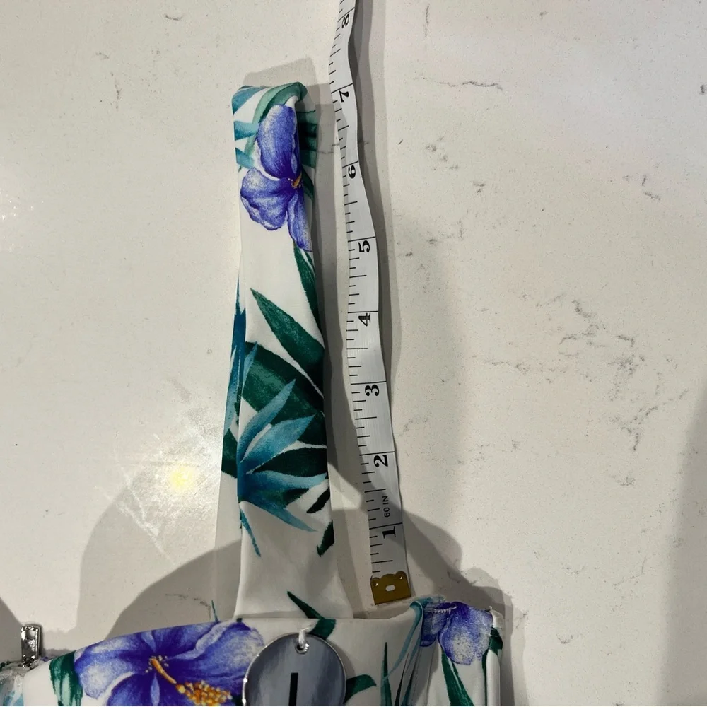 Forever 21 NWT white and‎ blue tropical swim suit bikini top size large NWT